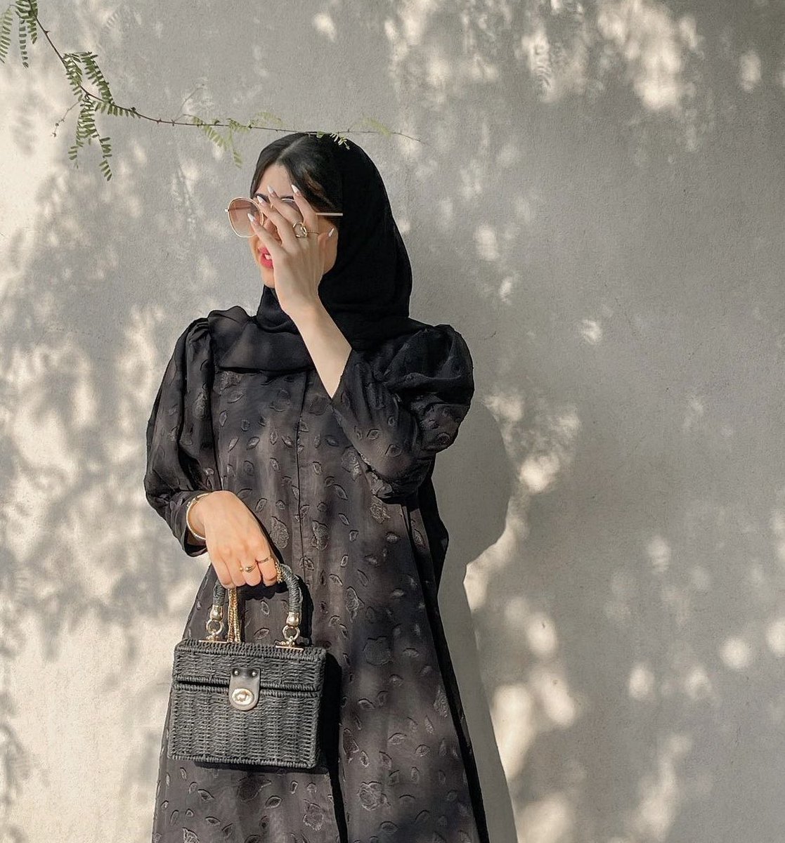 أصلٍ رفيع الساس و عذبٍ مصبّه🤍