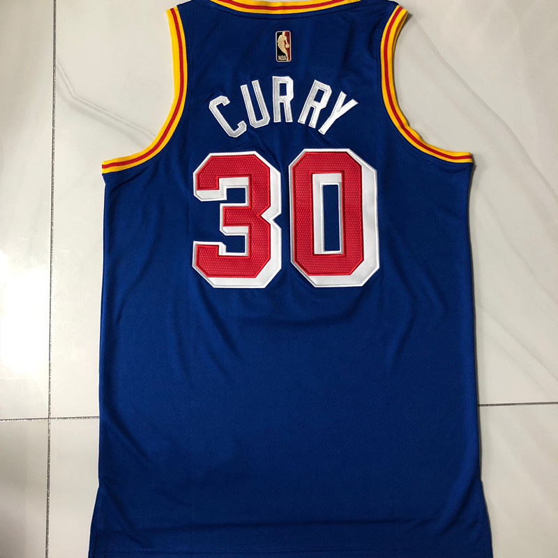 ES OFICIAL, HOY SE VA SI O SI:

Si hoy Warriors GANA el partido frente a Celtics, pone la serie 4-3 y gana el anillo de la NBA, vamos sortear esta camiseta de Steph Curry entre todos los que den RT a este tweet.

Si citan el tweet, tienen doble chance🔥