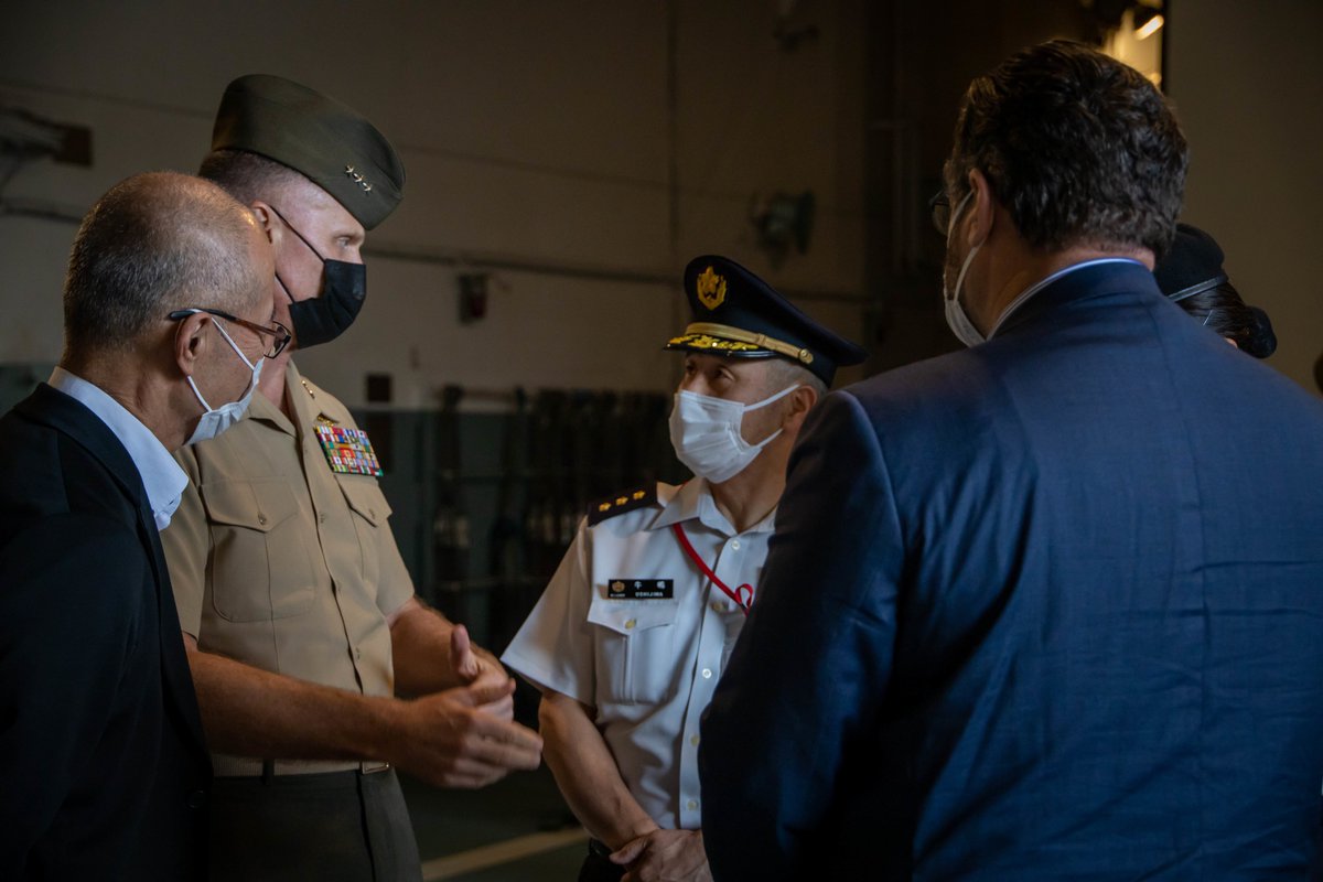 PacificMarines's tweet photo. Capabilities Demonstration.

@USMC Lt. Gen. Steven R. Rudder, commander, &amp; Brig. Gen. Joseph R. Clearfield, deputy commander, #MARFORPAC and other key leaders participating in the #PALS22 observe demonstrations of amphibious capabilities in Tokyo, Japan. https://t.co/IZnVVcmh9h
