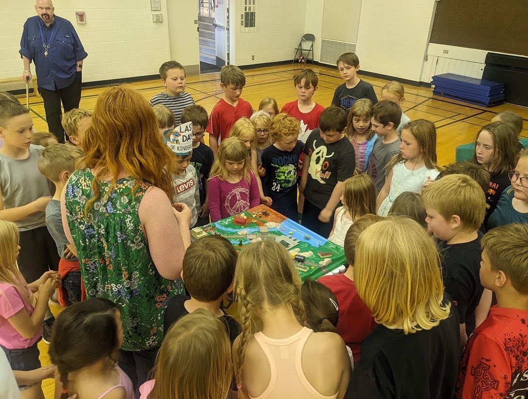 Round Hill School tweet media