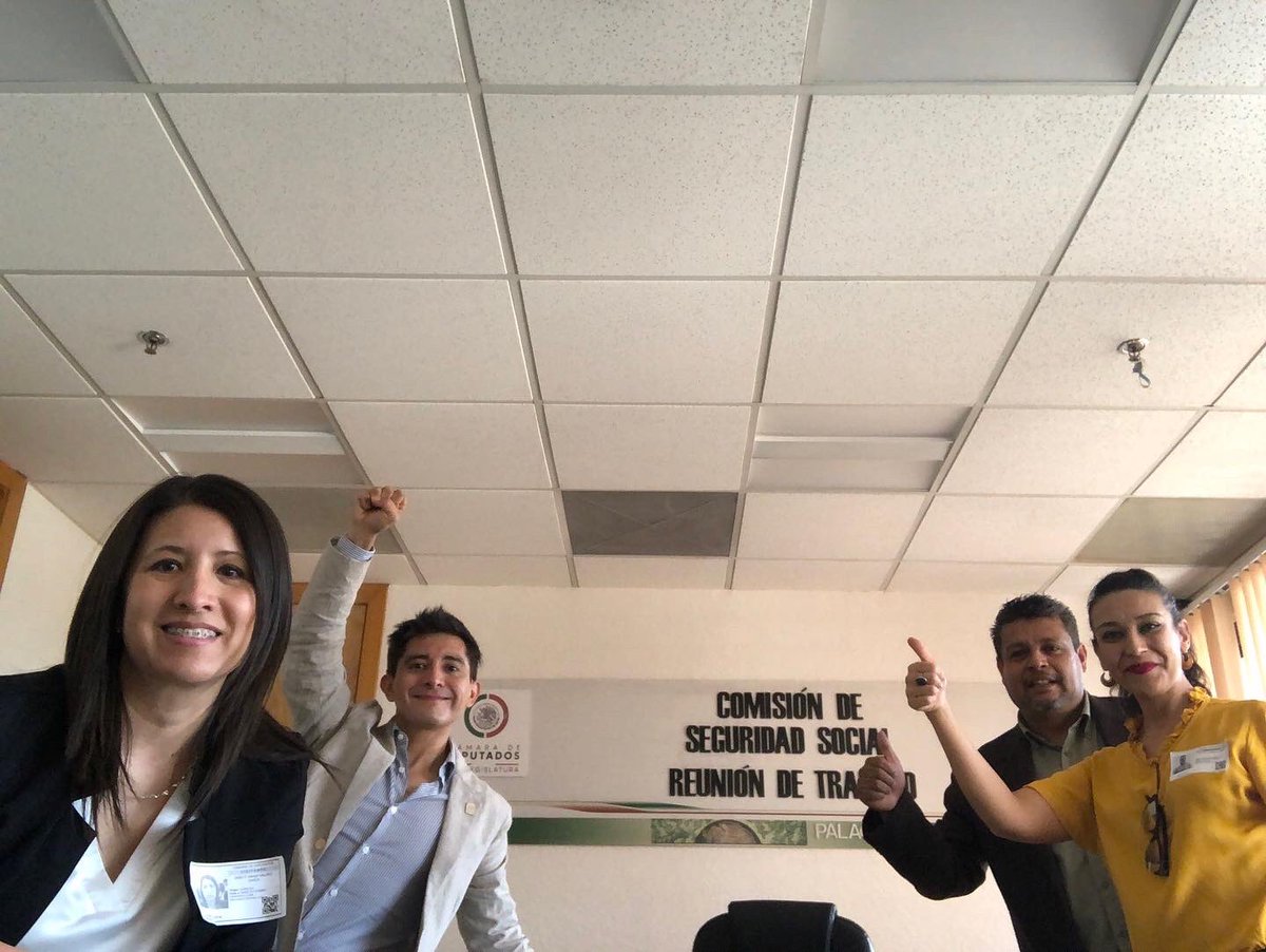 jagarciapalermo's tweet photo. A seguir colocando la agenda de las y los #trabajadores de #ciencia y #tecnología. A seguir ganando espacios y romper #barreraspresupuestales que sólo precarizan y entorpecen el desarrollo de los #CPI https://t.co/7cL69WqsQh