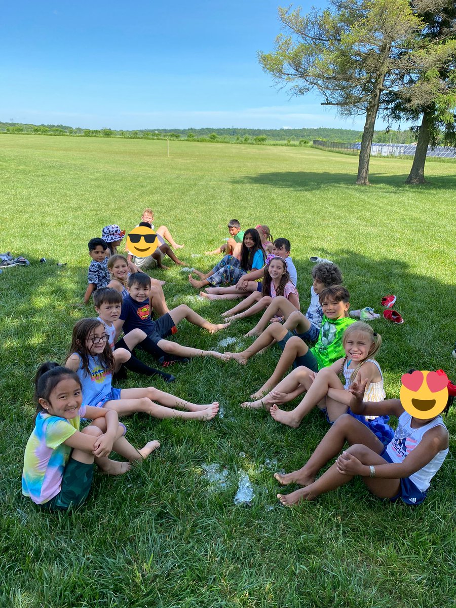 Hopp2nd's tweet photo. Thank you to our room parents who planned an awesome end-of-the-year party! @MOSandshore @Jen1Curry @kristymc24 https://t.co/4C6LHOoU1S