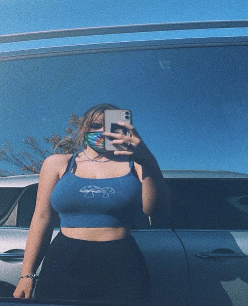 delusionalsiren's tweet photo. heyyyyy!!! so i guess im new to nsfw twitter, idk if ill post anything nsfw for now because im insecure 😌buttttt yall are so beautiful over here and im a kinky ass mf so i just want friends ova here

• 20
• bisexual babyyyyyyy 🥳
• switch as hell
idk what else so yeah,hi :) https://t.co/4Bk2uyQE3l