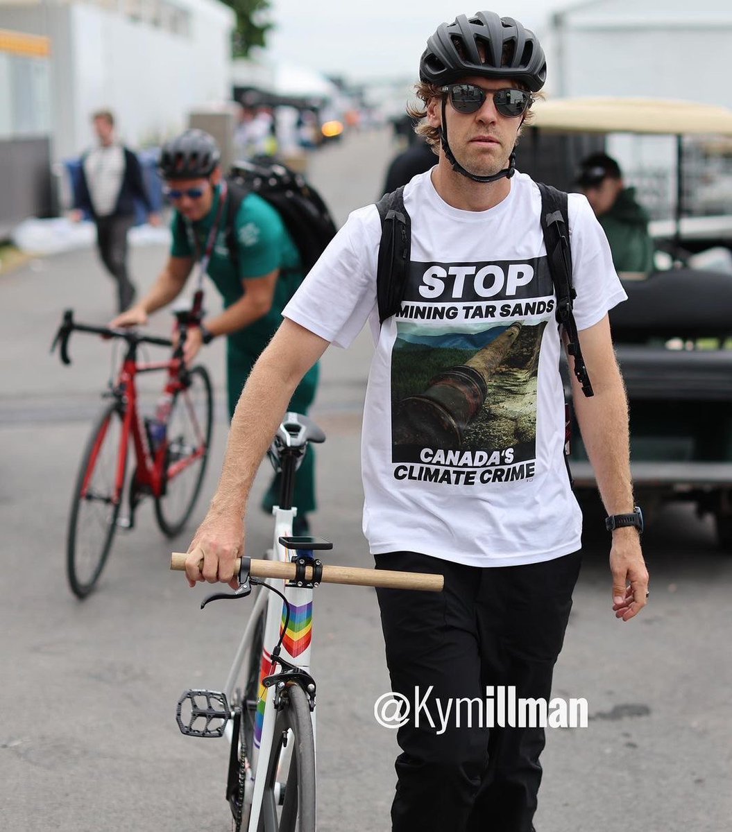 f1fanfiction's tweet photo. Absolutely love how Vettel is using is position to spread awareness to various issues around the globe. Absolutely love how he shows up with a relevant message for every race! Go Seb!
#f1 #ClimateActionNow #ActNowOrSwimLater https://t.co/CTxr0L7SOQ