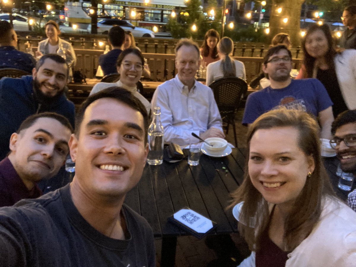 kaelin_lab's tweet photo. @LAStransky going away party!!! We will miss her!! https://t.co/2eGEQt9Uuk