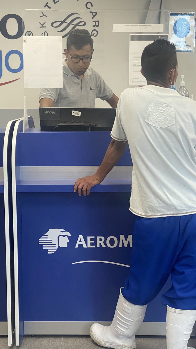 MilesToWalk's tweet photo. @Aeromexico @AM_Escucha  y luego de lentos, 1 Persona en capacitación con la sala llena, lleva 30 minutos con 1 CLIENTE… vale madres pagar el servicio gold si en Mty se tardan lo que quiren https://t.co/ibNtE8nV3Z