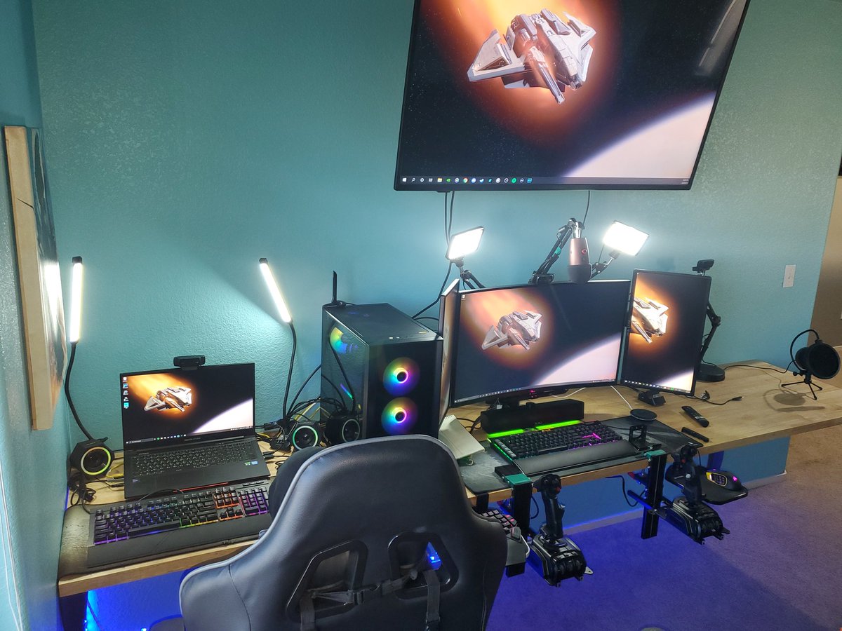 fox_velox's tweet photo. @BlackShrubberie Mine and my sons sc set up. https://t.co/EwajW9yhO7