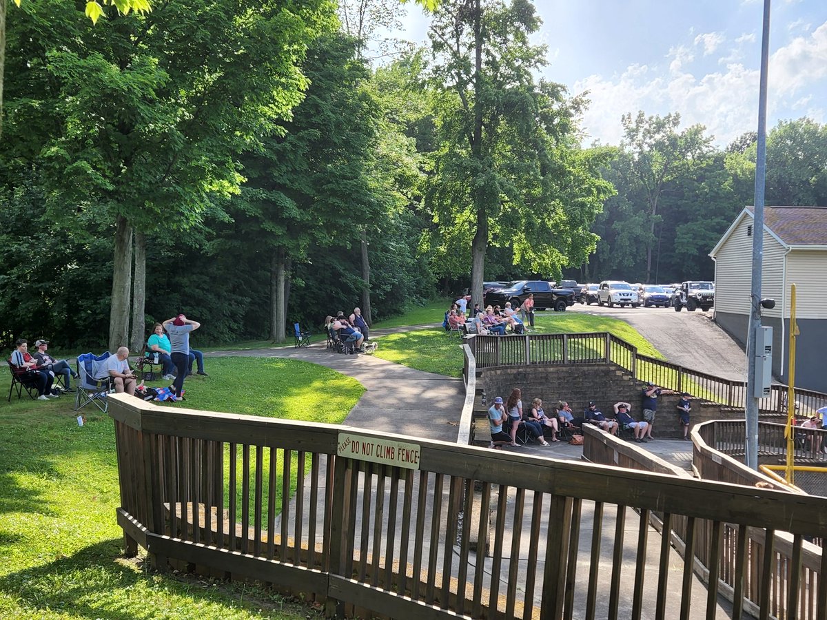 TallmadgeLL's tweet photo. Perfect night for a game at my favorite facility.
Minors pitchfork championship game.  Great crowd.   
Shout out to all of our volunteers and fans.  Top Notch as always. 
Go Tallmadge 
Tom https://t.co/A3QtUjD3gw