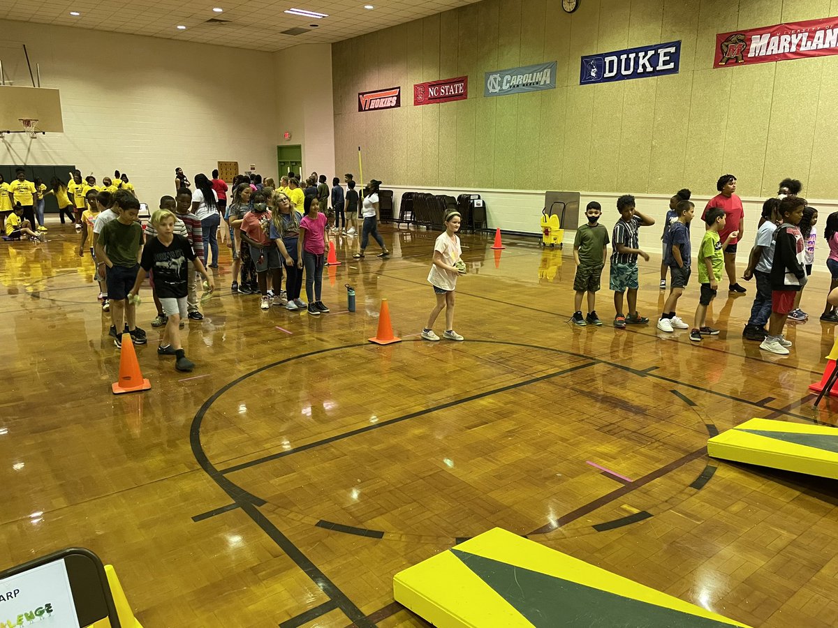 RobertCasteen's tweet photo. Field Day Fun! @NPESbraves3012 https://t.co/waky5LMQdU