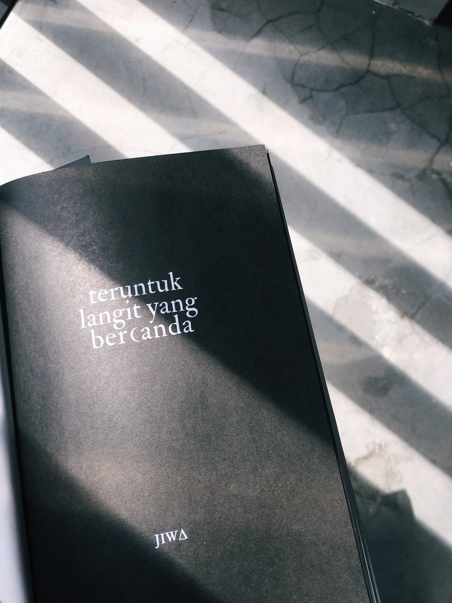 MustaqimJiwa's tweet photo. Teringin kata kata puitis yang memberi kamu semangat? Jadikan buku ni sebagai temanmu. ❤️ https://t.co/N1lMsbVrVl