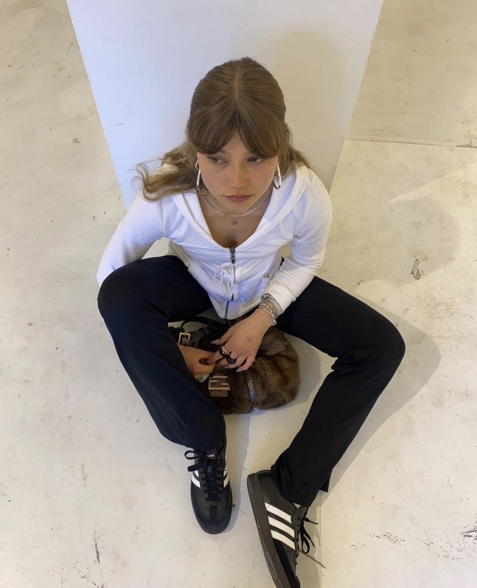 just sitting on the floor 💓