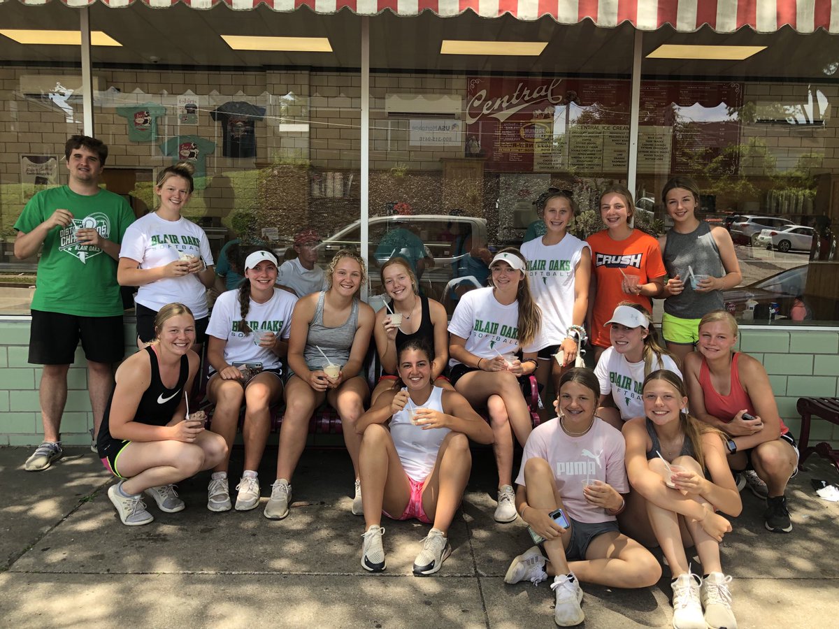 BlairOaksSB's tweet image. Very proud of all our softball campers! A hot week, but they played hard and had good attitudes! HS helpers were impressive, too!
#softballrules #centraldairytradition ⁦@WeAreBlairOaks⁩