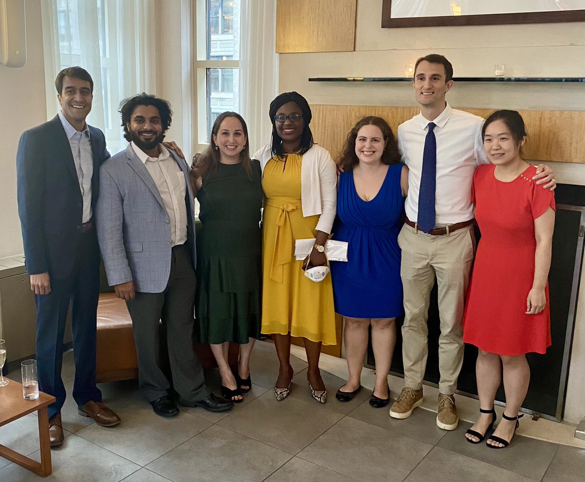 JessicaCaroMD's tweet photo. Heme/Onc fellowship graduation - we’ve finally made it! 🎓@NYUGSOM_HemeOnc https://t.co/FSCMIxSHiw