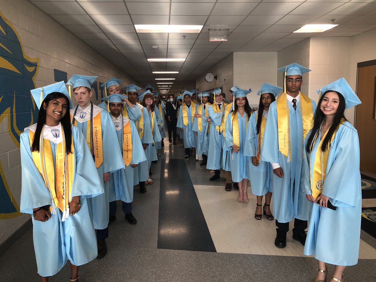 MurrayMKTG's tweet photo. Thank you Class of 2022- you warmed my heart today. Proud of every single one of you and I can’t wait for you to visit us next year 💜⚡️ https://t.co/Ffj5Zxp1dV
