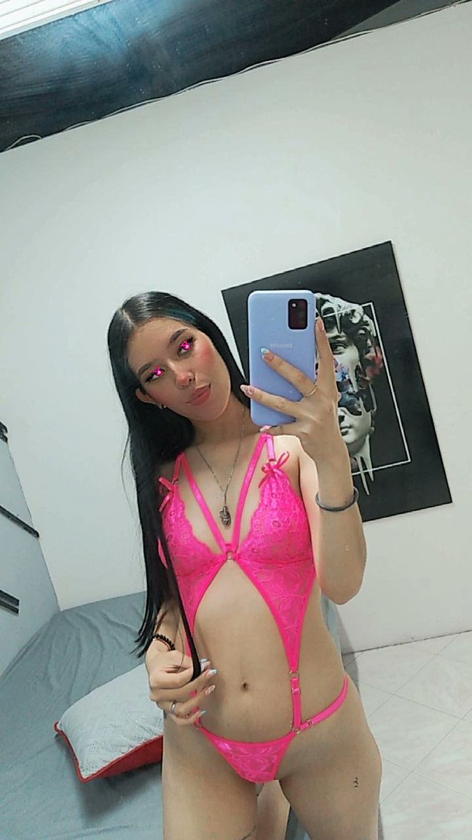 isha_pe's tweet photo. Kiss #onlyfans #asmrsex #kiss #feet 🤭😍 https://t.co/U9P9vmTCQv