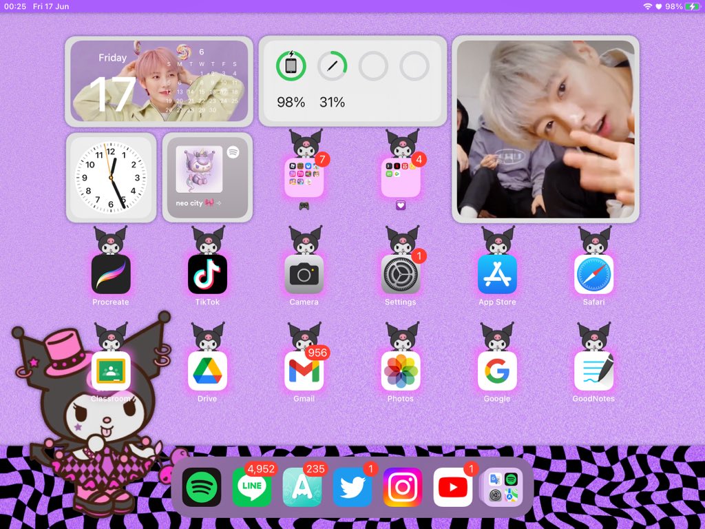 moominyy_'s tweet photo. 𓂋 pls rt &amp; fav before use 🎠 𓍱 𓍲

˗ˏˋ  kuromi wallpaper ipad gen ´ˎ˗ 🩰

* do not use for commercial *

link ; https://t.co/rPUPlywCWm

 #แจกpng #แจกwallpaper #แจกวอลเปเปอร์ #แจกไฟล์png https://t.co/KN12k31LOs