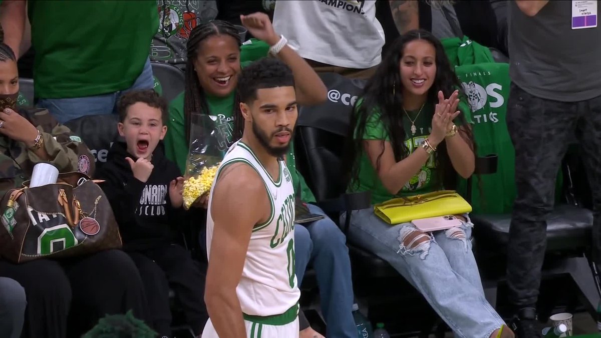 Deuce watching pops hoop 🙌