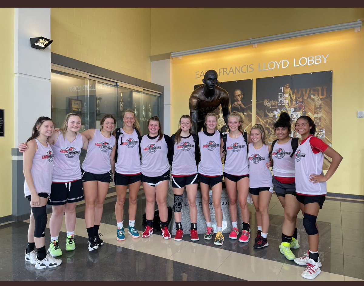 ChasitiStacy's tweet photo. 10-2 for the summer ball thus far.. Wayne High Getting the summer workouts/shootouts in! #FlexDays #SummerWork #Ballers @WHS_girlsball #LetsGoPioneers 🏀❤️🖤 https://t.co/pcuMahOMIb