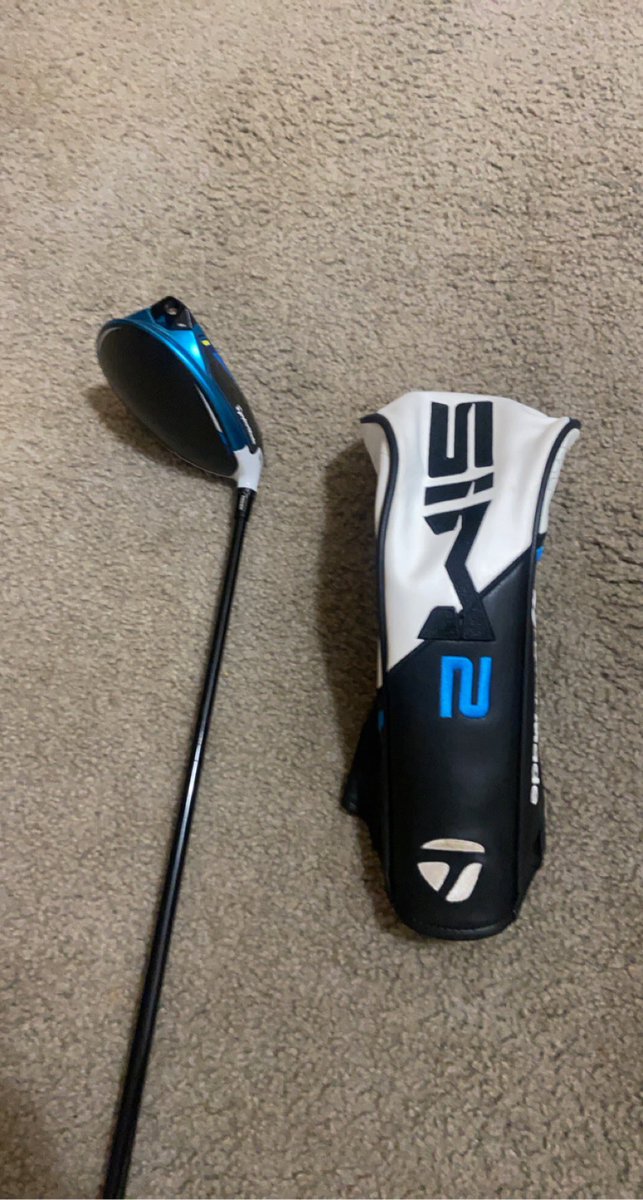 _T_HEN_'s tweet photo. Selling a TaylorMade SIM2 driver, 9 degree adjustable loft, with a STIFF Project X HZRDUS Smoke Black RDX 70 gram graphite shaft and brand new standard size taylormade/golf pride grip if anyone is interested. It’s in great condition only used for about 5-6 rounds total. https://t.co/bLgyxVObCF
