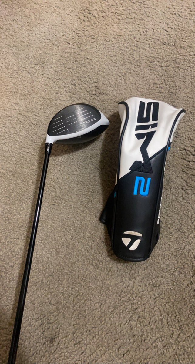 _T_HEN_'s tweet photo. Selling a TaylorMade SIM2 driver, 9 degree adjustable loft, with a STIFF Project X HZRDUS Smoke Black RDX 70 gram graphite shaft and brand new standard size taylormade/golf pride grip if anyone is interested. It’s in great condition only used for about 5-6 rounds total. https://t.co/bLgyxVObCF