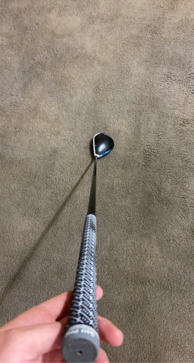 _T_HEN_'s tweet photo. Selling a TaylorMade SIM2 driver, 9 degree adjustable loft, with a STIFF Project X HZRDUS Smoke Black RDX 70 gram graphite shaft and brand new standard size taylormade/golf pride grip if anyone is interested. It’s in great condition only used for about 5-6 rounds total. https://t.co/bLgyxVObCF