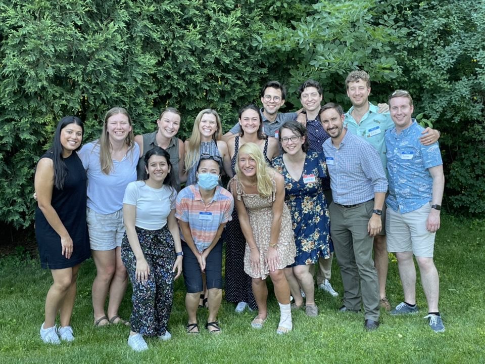 bowler_elise's tweet photo. New residency fam 🥰 @achprpeds https://t.co/qbo79zaYJk