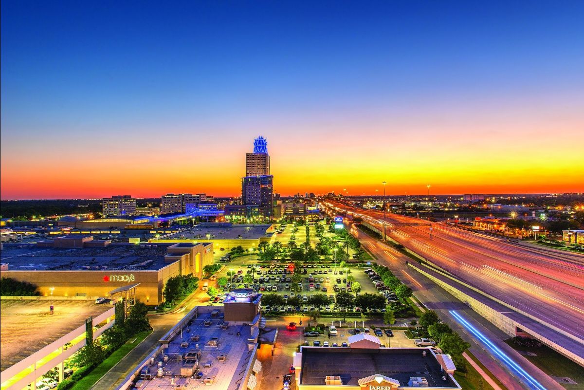 MemorialDist's tweet image. We love the Memorial District, and so will you. We offer Houston the best in dining, retail, and residential. Learn more on our blog at the link below.

memorialdistrict.org/the-memorial-d…

#MemorialDistrict #Houston #Texas