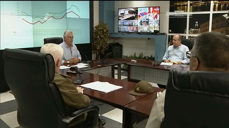 #Cuba .<a href="/DiazCanelB/">Miguel Díaz-Canel Bermúdez</a> destacó que el pueblo, a pesar de la situación rigurosa y las limitaciones, ha sido capaz de entender en su mayoría que esto no es culpa de un gobierno que no se preocupa u ocupa, ni una debilidad en el trabajo de instituciones