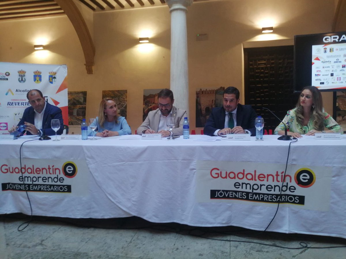 📍Ayer tuvo lugar la Asamblea General de <a href="/GuadalentinEmpr/">Guadalentin Emprende</a>, en la que se renovó la directiva y se reeligió Presidenta a <a href="/anajimenezmori/">Vive Arquitectura</a> 

👏 Desde #CECLOR queremos darle nuestra enhorabuena y ánimo para seguir trabajando por la Comarca

#ComarcadelGuadalentín
