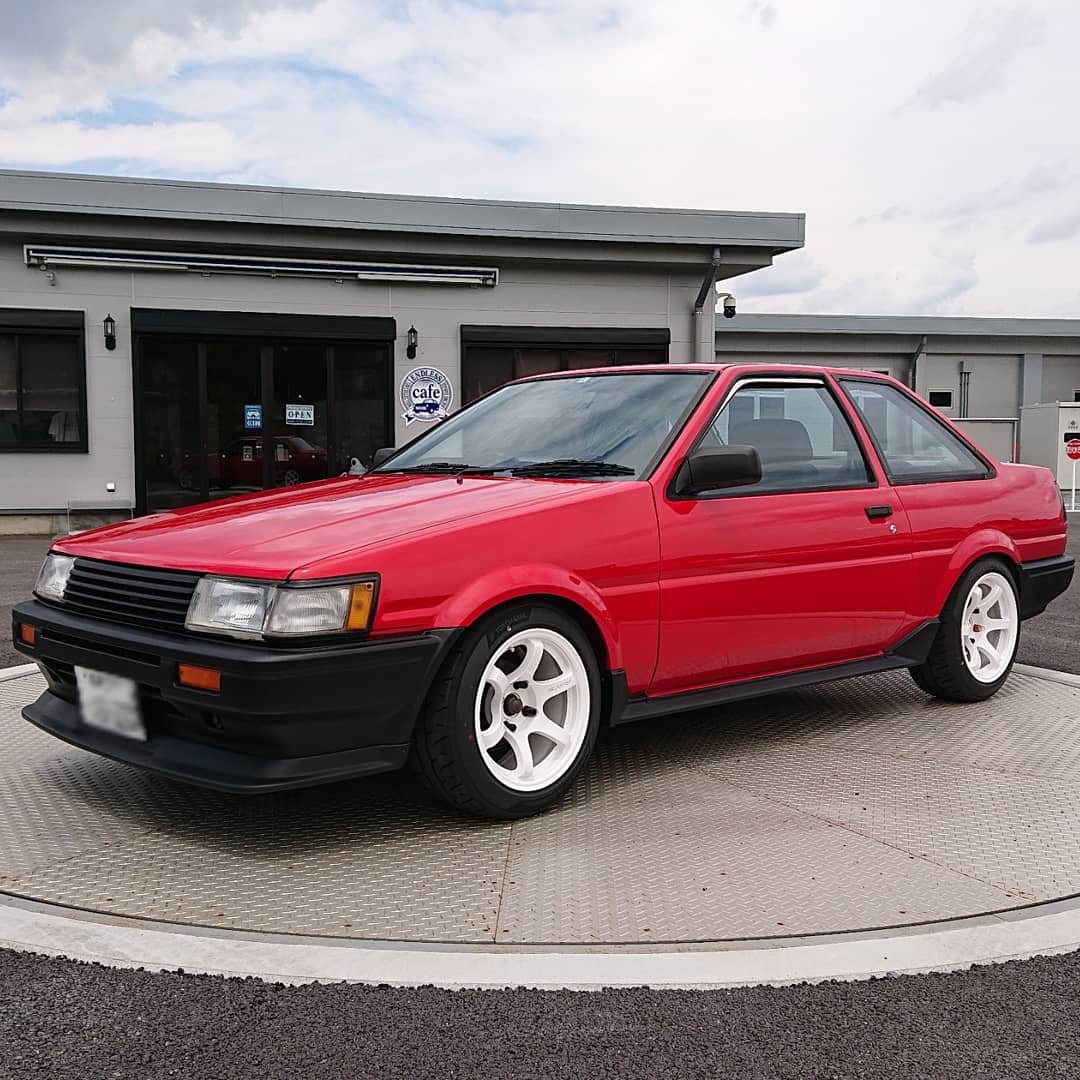 Kou_Otsu_Racing's tweet photo. 気分が落ち込んだ時はエンドレスへ行く💨～心のブレーキを求めて～
#エンドレスカフェ #エンドレス130コレクション #エンドレスアドバンスガレージ
#ENDLESS #ブレーキ #AE86 #レース #ドリフト #MX72plus #佐久穂町 #佐久市 https://t.co/G0PotjoEZs