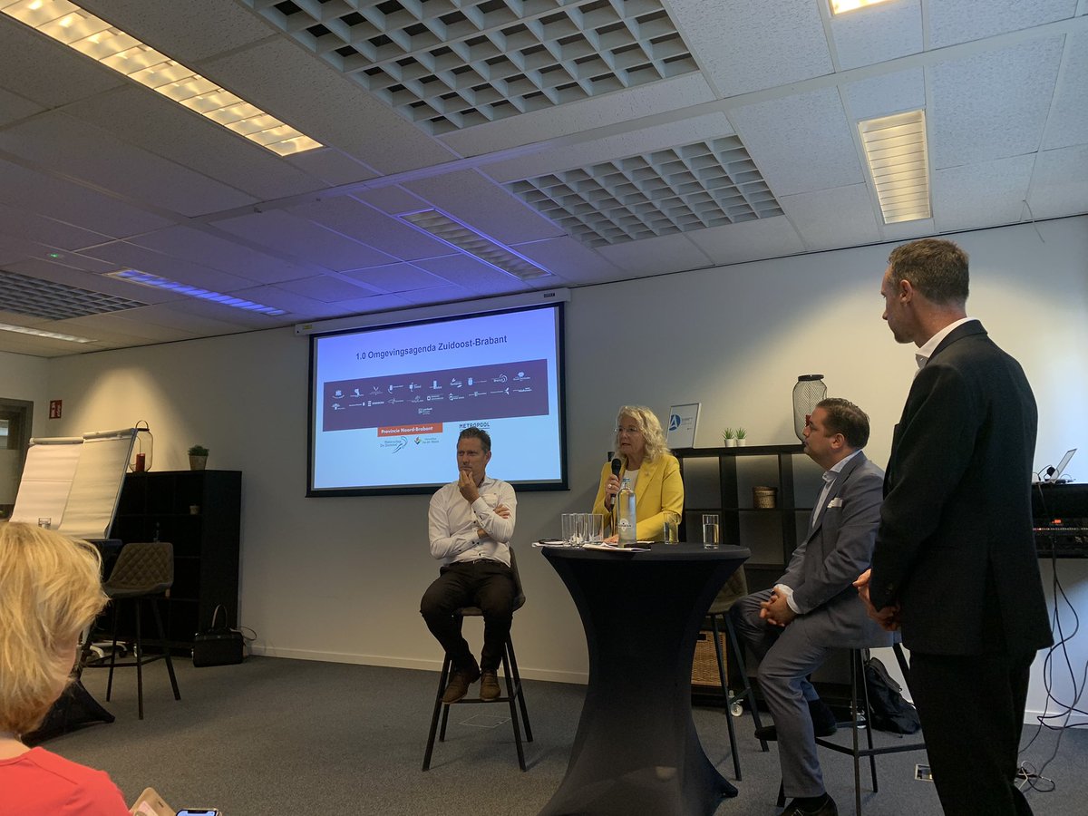#omgevingsdag zuidoost-brabant weer van start. Provincie, gemeenten en waterschappen met elkaar in gesprek ook om te komen tot afspraken. <a href="/Brabant/">Provincie Noord-Brabant</a> <a href="/MRE_netwerk/">Metropoolregio Eindhoven</a> @wddommel <a href="/aaenmaas/">aaenmaas</a> #regio #omgevingsagenda