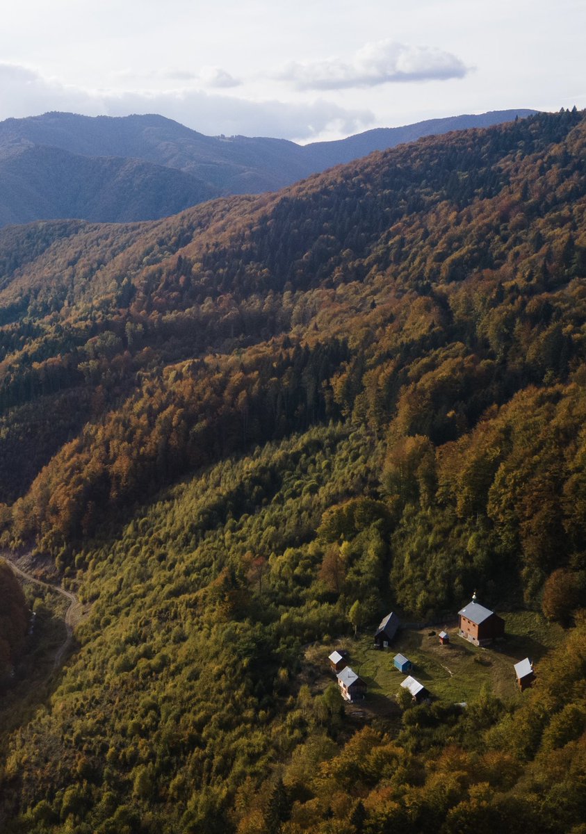krutovig's tweet photo. Three years ago deep in the mountains I saw the sign of a monastery which is not marked of any maps. Last fall I turned back and had a walk. I found a very small hidden monastery with only 2 monks. Where bells were made from oxygen cylinders. 
#carpathians #mountains #monastery https://t.co/QZt9sy5KLD