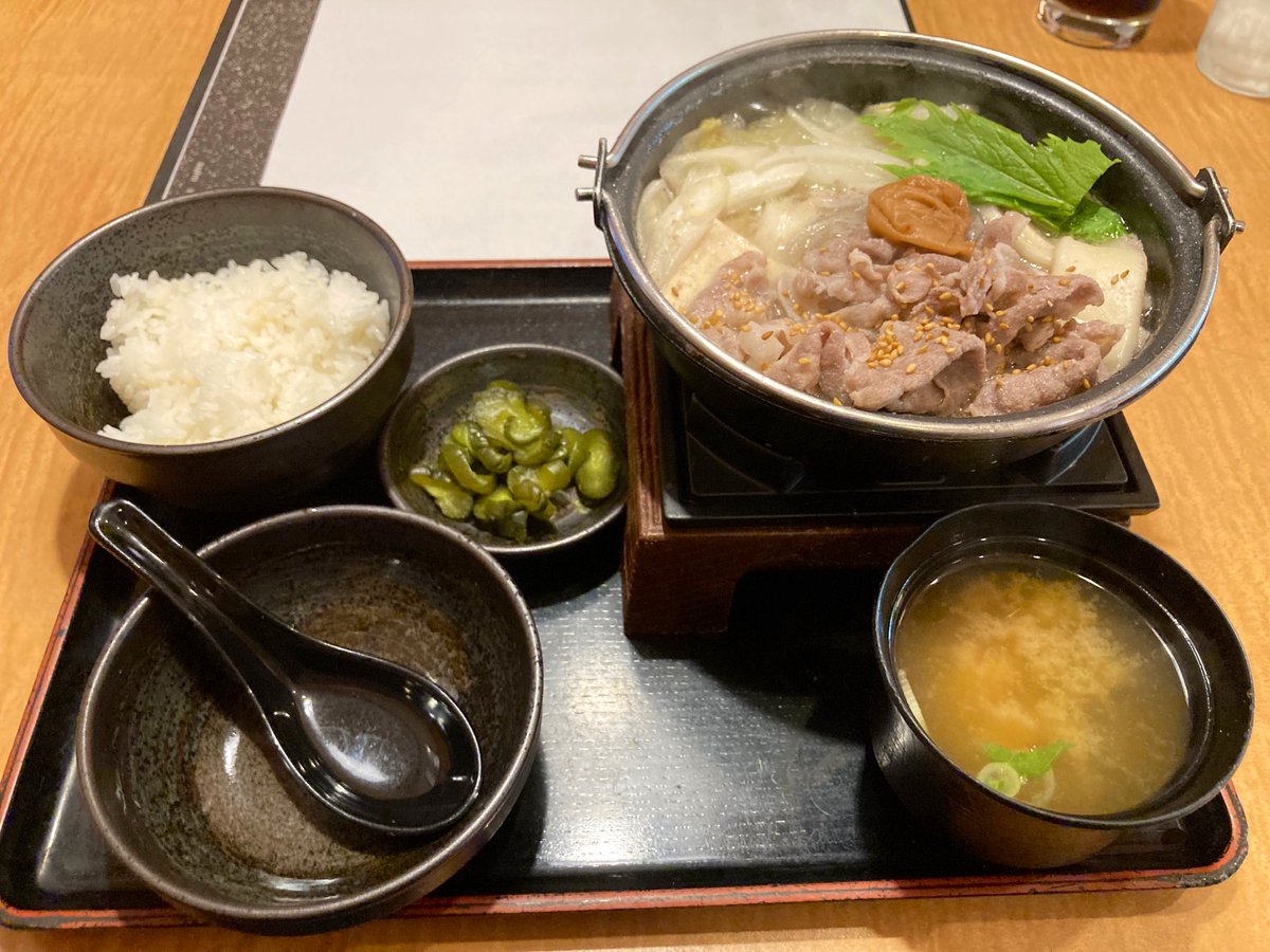 sawayaka1st's tweet image. はい🙂

出先で塩ちゃんこ🍲

（かなりの）幅広のうどんが入ってました🙂

今日は暑い！☀️🥵💦

#塩ちゃんこ