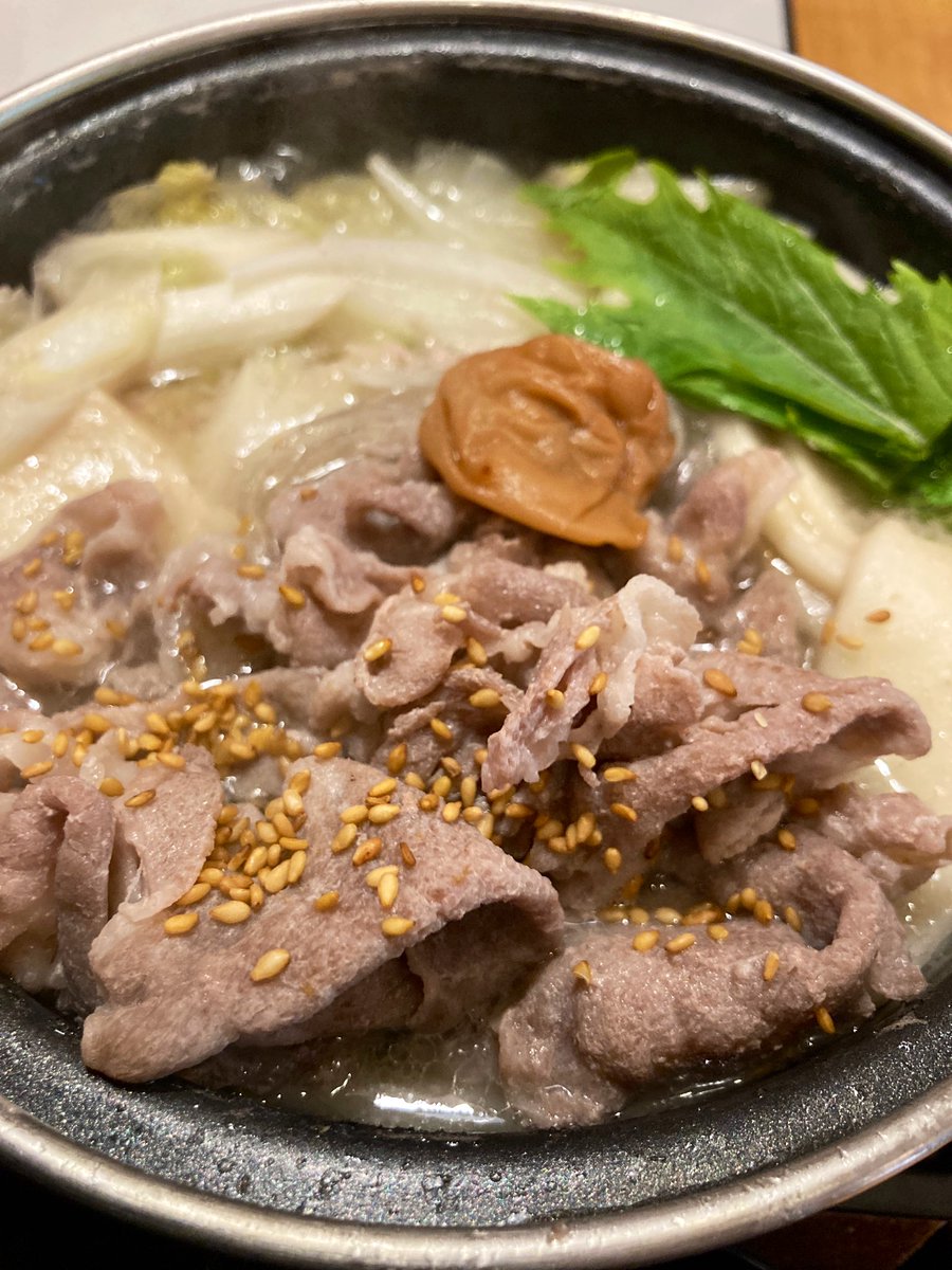 sawayaka1st's tweet image. はい🙂

出先で塩ちゃんこ🍲

（かなりの）幅広のうどんが入ってました🙂

今日は暑い！☀️🥵💦

#塩ちゃんこ