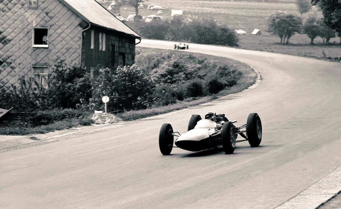 ClubLotusFrance's tweet image. Date Anniversaire : Ce 17 juin, c'est le 60ème anniversaire de la première victoire en F1 du champion écossais Jim Clark, mais aussi la première victoire en F1 de la vaillante Lotus 25 au GP de Belgique 1962 ! #JimClark #TeamLotus #Type25 #F1 @ClassicLotus @ClubLotusFrance