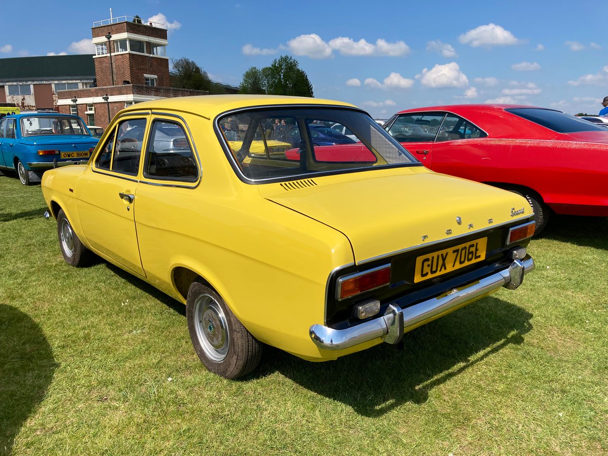 A bright &amp; sunny #FordFriday 😎 ☀️