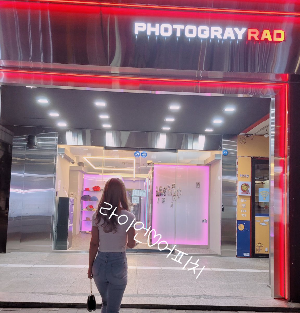 RYAN0APEACH's tweet photo. #김포
#부커만남 #부부커플
내일 토요일 저녁8시~~
저희랑 한잔하실부커님~
멋진부부님 함께하시네요
한팀 더 모셔보아요 ❤️ 🤍 💟 🧡 
#방술 #음주가무 #입술한잔
#알콩달콩잼나게~ https://t.co/0eS2v5asK1