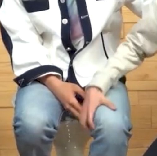 KHG_THIGHS's tweet photo. #ONEWE #KANGHYUN #KANGHYUNGU #CYA #ONEWECYA https://t.co/nOiViIknLo