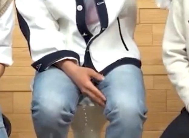 KHG_THIGHS's tweet photo. #ONEWE #KANGHYUN #KANGHYUNGU #CYA #ONEWECYA https://t.co/nOiViIknLo