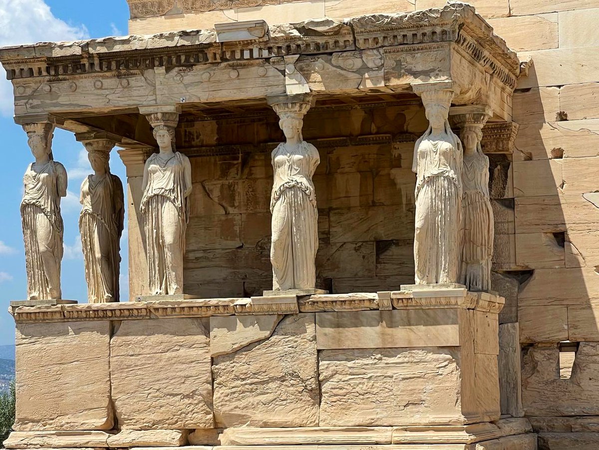 CoachTasha's tweet photo. THE ACROPOLIS OF ATHENS!🏛 I can’t even describe the grandeur of it. Absolutely mind blowing!🤯 Opportunities of a lifetime!🙌🏾🌏 #Greece #Acropolis #HighCity #BucketList 🪣 https://t.co/qgl8Va9kte
