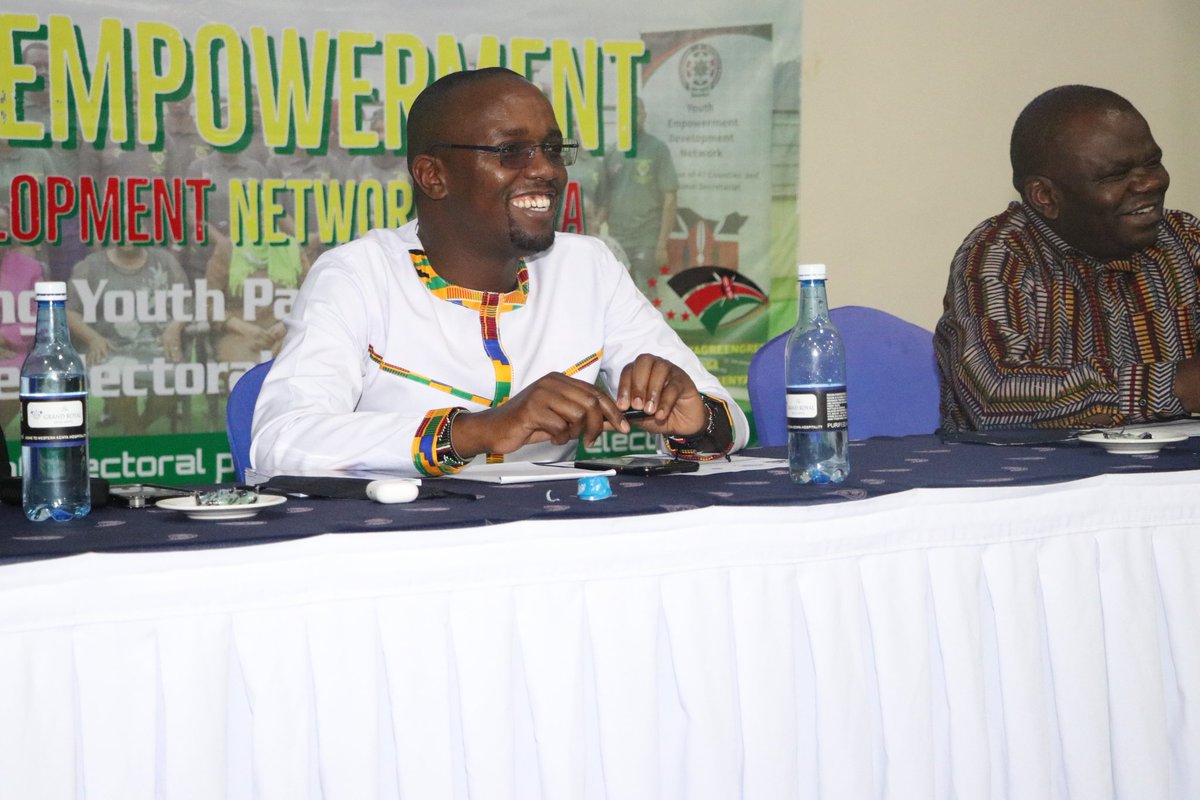 NYC_YouthVoice's tweet photo. Entertainment session during the ongoing voter education &amp; sensitization led by NYC officer Ms. Laureen Barasa.
@RoySasaka @YEDNetworkKe
@IEBC_YCC @UNDPKenya
#GE2022
#MappingKenyaGreen https://t.co/V5shO0GTM5