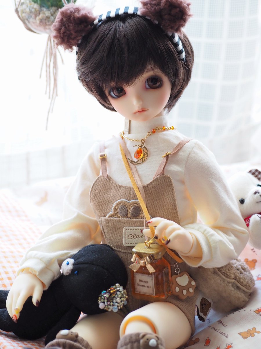 hu_ki_doll's tweet photo. 本日天使の窓にてコーディネートモデルSDM48番フェア肌の男の子をお迎えしました！念願のミニ48男子でテンション爆上がりです！
お名前（？）は、ツキノワグマ🌙🧸
好きなものはお菓子とオレンジマーマレード🍊🍯
新たにふうき家の一員となったツキノワグマくんをよろしくお願いします！
#SDM48 https://t.co/0iGGsqoFLN