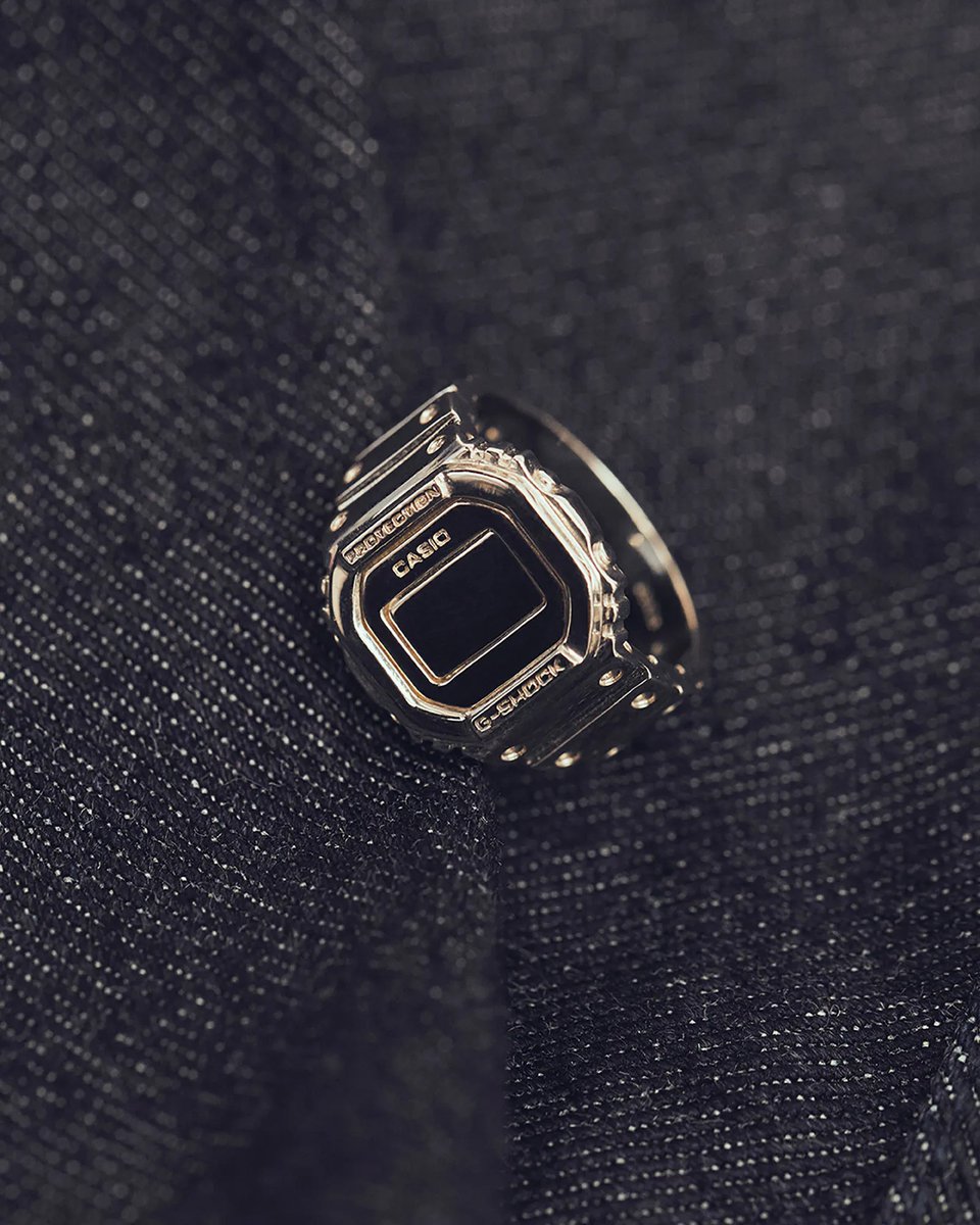 GQJAPAN's tweet photo. G-SHOCKファンにはたまらない！「DW-5600」のデザインを忠実に再現したシルバーリングを✓ https://t.co/KGWvd8kCkR https://t.co/MdhObut9f9