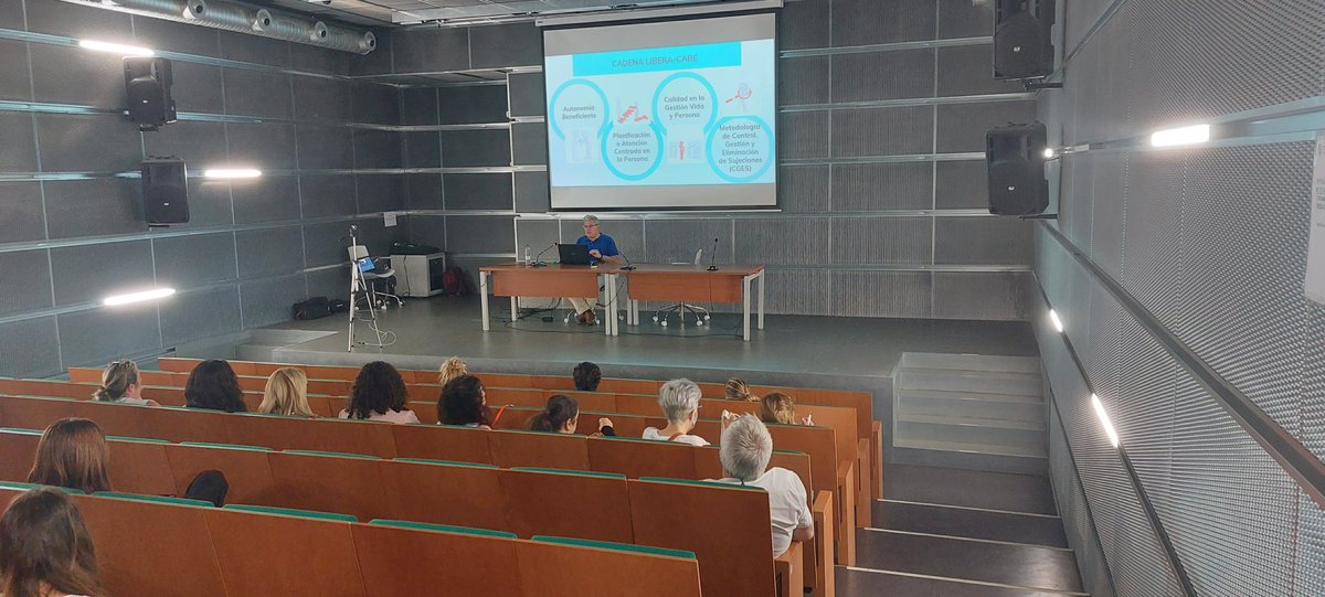DIALEKTIKApsico's tweet photo. Invitados a las Jornadas de Cuidados Dignos de Larga duración por parte de @FSanCebrian y @PalenciaAyto di a conocer la Norma #LiberaCare de atención centrada en la persona sin sujeciones físicas ni químicas @CuidadosDignos @AnaUrrutiab https://t.co/MTcLdi4jTt