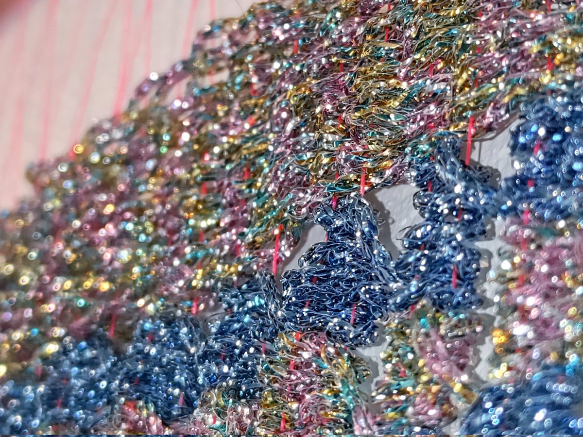 Erikoisdance's tweet photo. #Turku day trip yesterday turned out psychedelic textile art themed.
Details of Jonna Karanka’s tapestries from her, Merja Kokkonen’s and Laura Naukkarinen’s group show at #turuntaidehalli.
#kuupuu #islaja #launau
#newweirdfinland https://t.co/VHqYnsOoNl