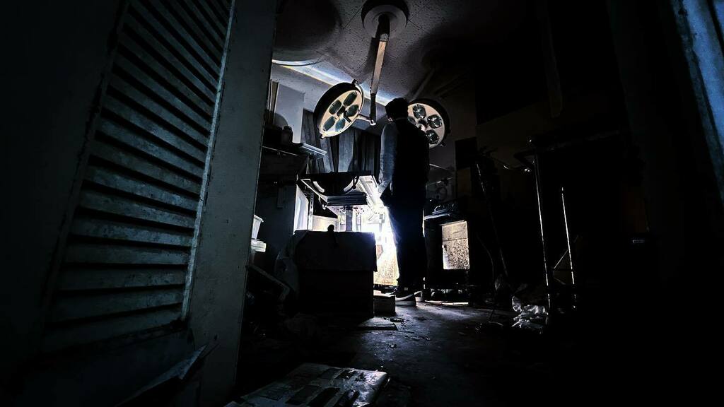 #こちホラ
#心霊系youtuber 
#廃墟写真
#廃墟
#バイオハザード 
#バイオ研究所
#研究施設
#手術台
#被験体不在 instagr.am/p/Ce5ZONzPQPV/