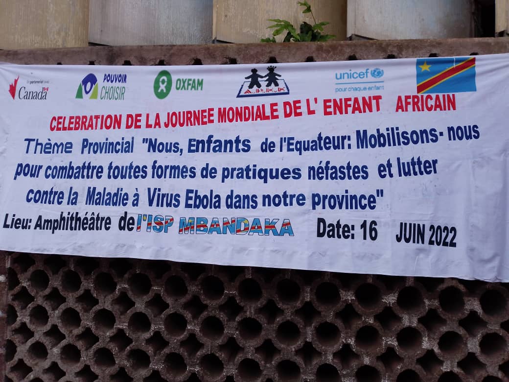 RuthMamba4's tweet photo. A l'occasion de la JM de l'enfant Africain,le MAJ Équateur se mobilise pour combattre toutes formes des pratiques néfastes et lutter contre la propagation de la maladie à virus Ebola en prônant le respect des gestes barrières. #Prévention_combinée
#STOPEBOLA #STOPVBG https://t.co/cwiO8qE9bW