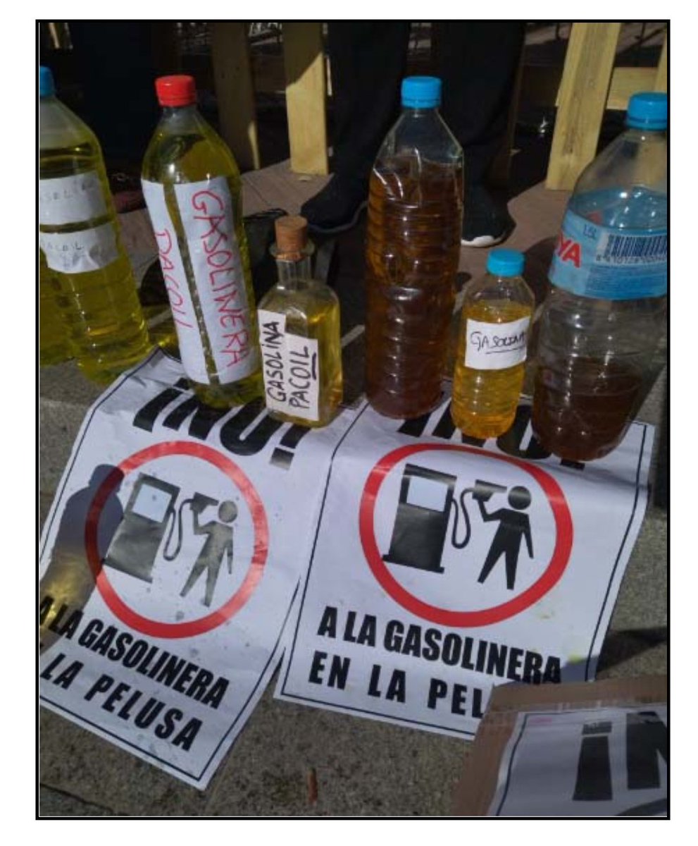 _ElObservador_'s tweet photo. #OJO

El @DiarioSUR publica un ‘chantaje’ al Ayto de @malaga con las quejas de la empresa #Petroprix para que le conceda ya la licencia de la gasolinera que quiere montar en #LaPelusa, en contra de todos los vecinos del barrio, a los que no preguntan nada.
. https://t.co/1gTnXwkGZF