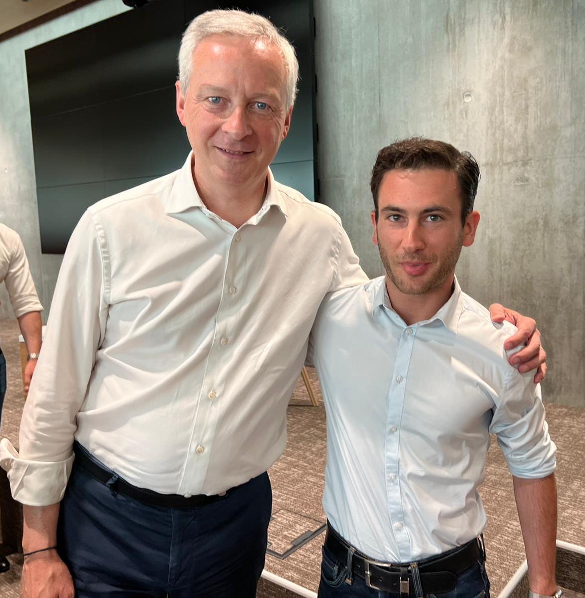 Ça fait plaisir d'entendre un gouvernement pro-business ! 📈 J'ai eu la chance de parler #relocalisation 🇫🇷🔙🏭 avec <a href="/BrunoLeMaire/">Bruno Le Maire</a>  venu rencontrer les entrepreneurs du territoire et soutenir <a href="/LeguilleBalloy/">Martine Leguille-Balloy</a>, qui est déjà venue chez <a href="/daan_tech/">Daan Tech</a> video ici 👇
youtube.com/watch?v=G9qTYz…