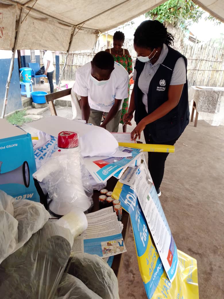 LabamaDivine's tweet photo. A l'occasion de la JM de l'enfant Africain,le MAJ Équateur se mobilise pour combattre toutes formes des pratiques néfastes et lutter contre la propagation de la maladie à virus Ebola en prônant le respect des gestes barrières. #Prévention_combinée
#STOPEBOLA #STOPVBG https://t.co/fcxGxSGKij